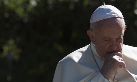 El papa Francisco tiene 88 años. El papa Francisco tiene 88 años.