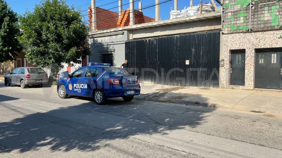 Personal policial intervino en el lugar y una ambulancia del 107 trasladó al trabajador al Hospital Cullen.
