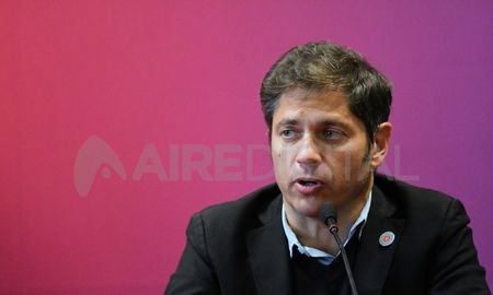 El gobierno de Axel Kicillof analiza realizar una denuncia penal por las tareas de espionaje de la SIDE sobre opositores El gobierno de Axel Kicillof analiza realizar una denuncia penal por las tareas de espionaje de la SIDE sobre opositores