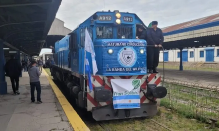 La formación hará paradas en distintas localidades para sumar más donaciones antes de llegar a destino. La formación hará paradas en distintas localidades para sumar más donaciones antes de llegar a destino.