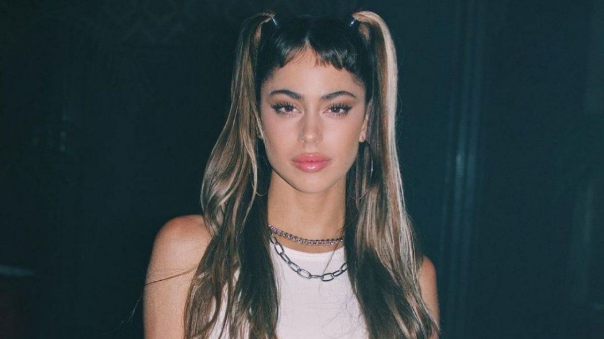 La cantante argentina mostró en sus redes sociales el nuevo tatuaje que se hizo en el cuello