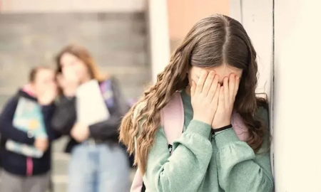 En el Día Internacional contra el bullying, la UNESCO destaca la urgencia de combatir la violencia en y a través de la educación, así como de invertir en alianzas intersectoriales. En el Día Internacional contra el bullying, la UNESCO destaca la urgencia de combatir la violencia en y a través de la educación, así como de invertir en alianzas intersectoriales.