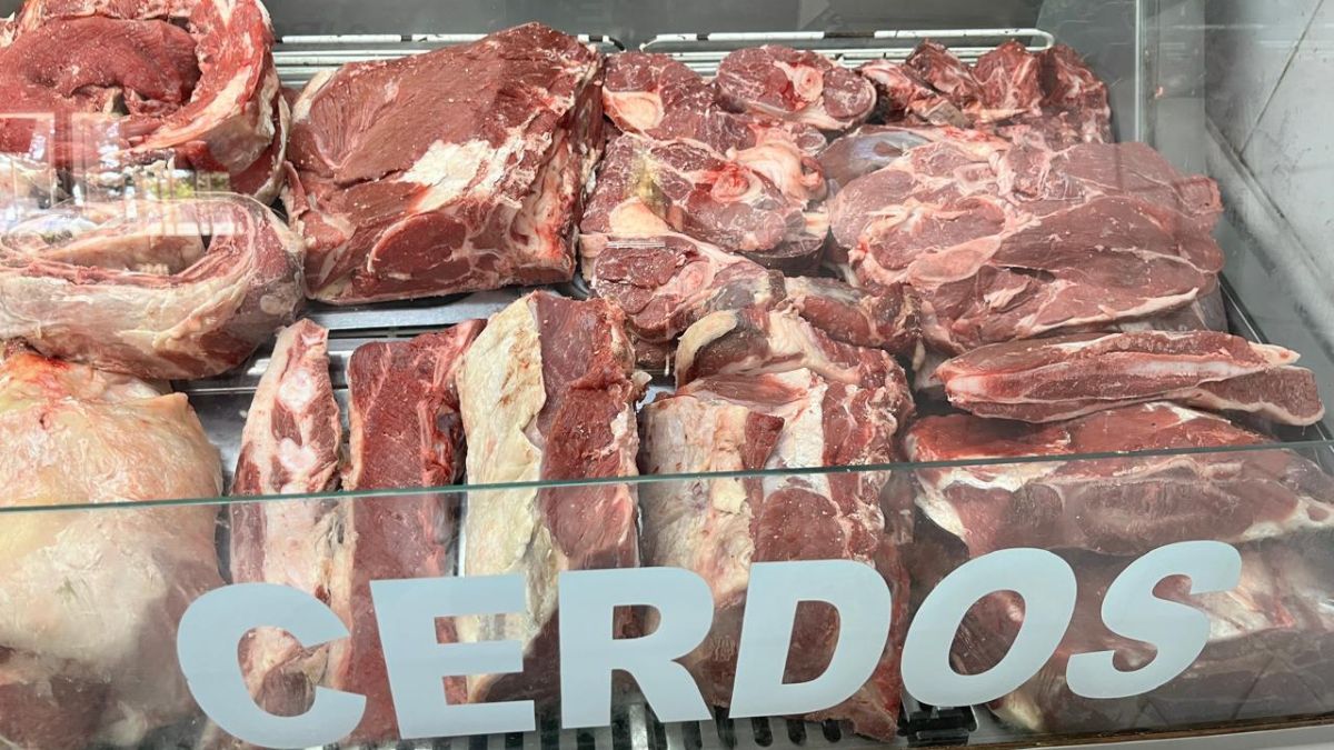 El asado ya no es exclusivamente vacuno. Ahora se mezcla con pollo o cerdo para abaratar costos. El asado ya no es exclusivamente vacuno. Ahora se mezcla con pollo o cerdo para abaratar costos.