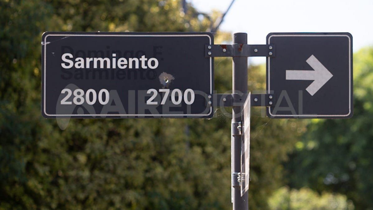 El boliche está ubicado sobre calle Sarmiento y Santa María de Oro.