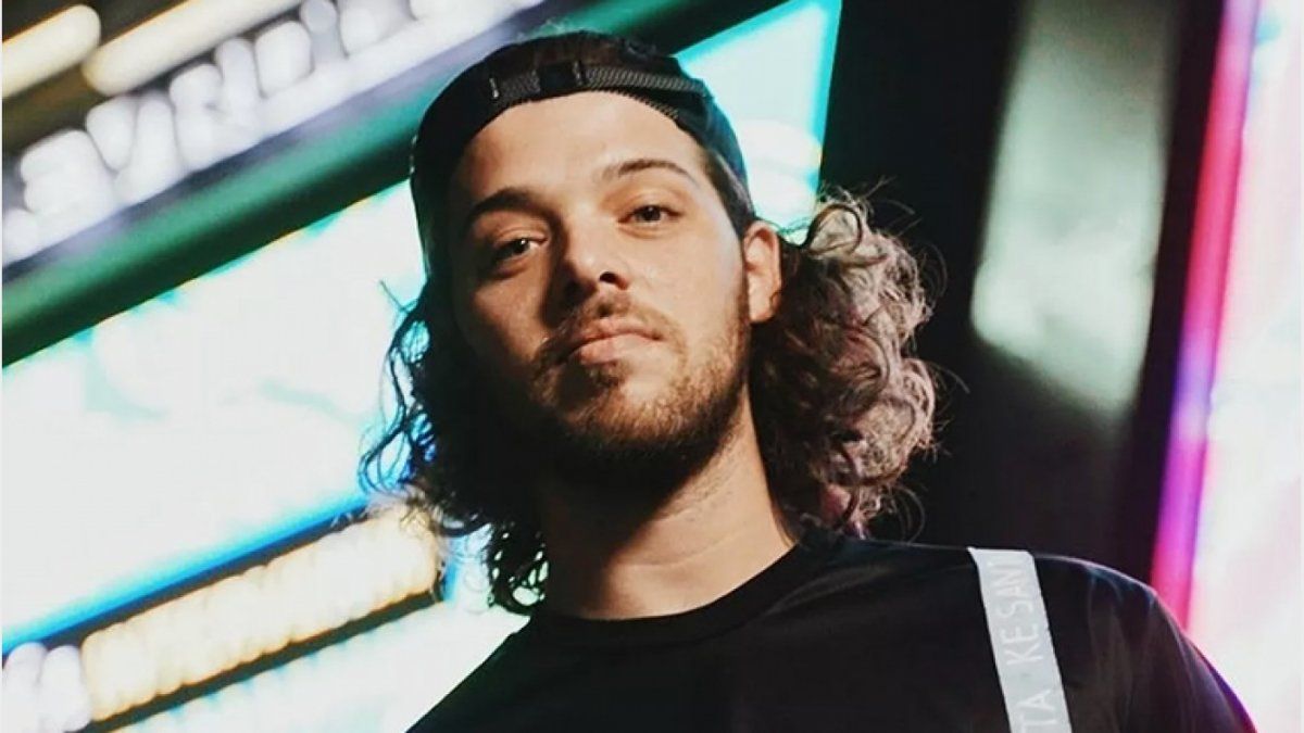 El influencer Santiago Maratea regresó de Estados Unidos hace pocas horas y se armó un terrible escándalo.