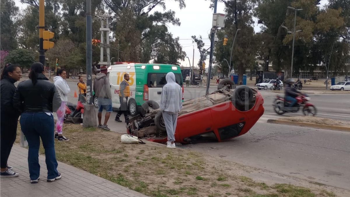 Volvó un auto e Blas Parera y Gorriti