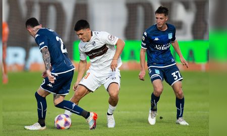 Racing no levanta cabeza: perdió por goleada con Platense y el ciclo de Gago pende de un hilo. Racing no levanta cabeza: perdió por goleada con Platense y el ciclo de Gago pende de un hilo.