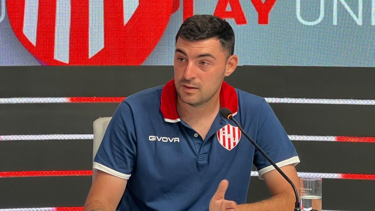 Paulo Poccia, DT del fútbol femenino dialogó con Unión Play en la previa de un debut histórico. Paulo Poccia, DT del fútbol femenino dialogó con Unión Play en la previa de un debut histórico.
