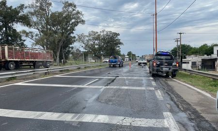 La joven de 15 años fue embestida por un camionero en la ruta 168, a la altura de La Guardia. La joven de 15 años fue embestida por un camionero en la ruta 168, a la altura de La Guardia.