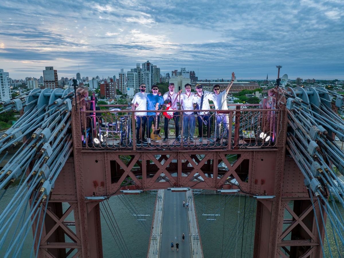 La live session desde el Puente Colgante se estrena este jueves.