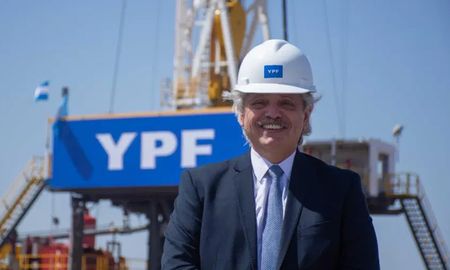 El primer mandatario expresó así su optimismo y lo hizo extensivo a las primeras señales de recuperación de la economía que comienzan a verse en los números del consumo y también por la inminente llegada a la Argentina de la vacuna contra el coronavirus. El primer mandatario expresó así su optimismo y lo hizo extensivo a las primeras señales de recuperación de la economía que comienzan a verse en los números del consumo y también por la inminente llegada a la Argentina de la vacuna contra el coronavirus.