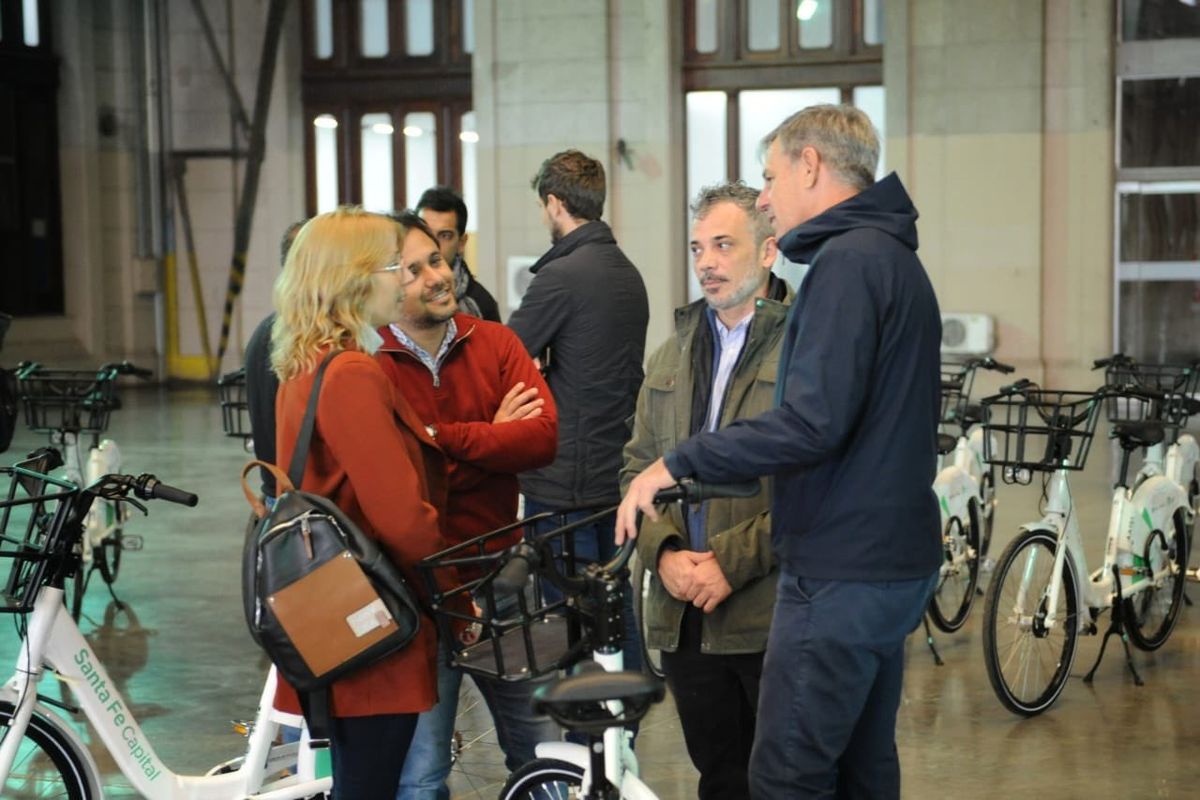 El intendente Emilio Jatón estuvo acompañado por los precandidatos Mariano Granato y Lucas Simoniello. El intendente Emilio Jatón estuvo acompañado por los precandidatos Mariano Granato y Lucas Simoniello.