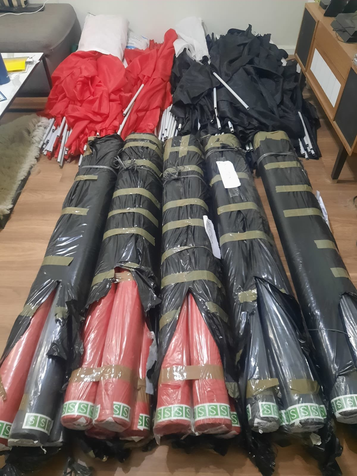 Todo el colorido de los hinchas de Colón: Foto aportada por las agrupaciones. Todo el colorido de los hinchas de Colón: Foto aportada por las agrupaciones.