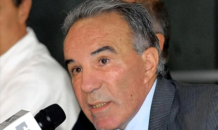 Habló Alfredo Cahe, médico personal de Maradona: Está enfermo, tiene algo de maníaco depresivo y es ambivalente Habló Alfredo Cahe, médico personal de Maradona: Está enfermo, tiene algo de maníaco depresivo y es ambivalente