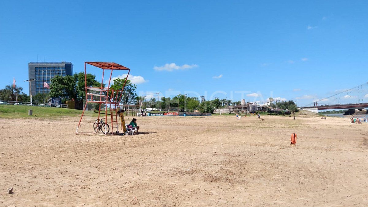 La Municipalidad de Santa Fe ya elevó a la provincia el protocolo local para aplicar en las playas y solárium. En tanto, el Ministerio de Turismo y Deportes de la Nación junto con las provincias elaboraron la “Guía de pautas y recomendaciones COVID-19 para la gestión de playas públicas”.