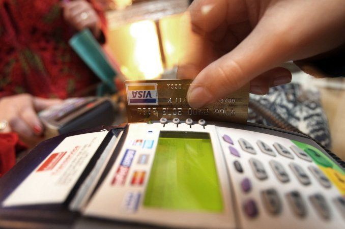 Cepo duro: ahora el Banco Central limita el uso de tarjetas de crédito en el exterior