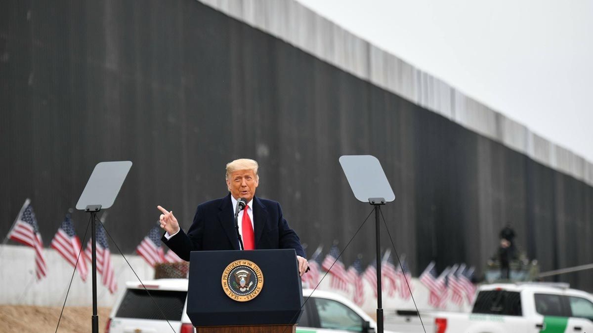 Donald Trump dijo que hay "cero" posibilidad de que su Gobierno lo obligue a dejar anticipadamente la Presidencia.