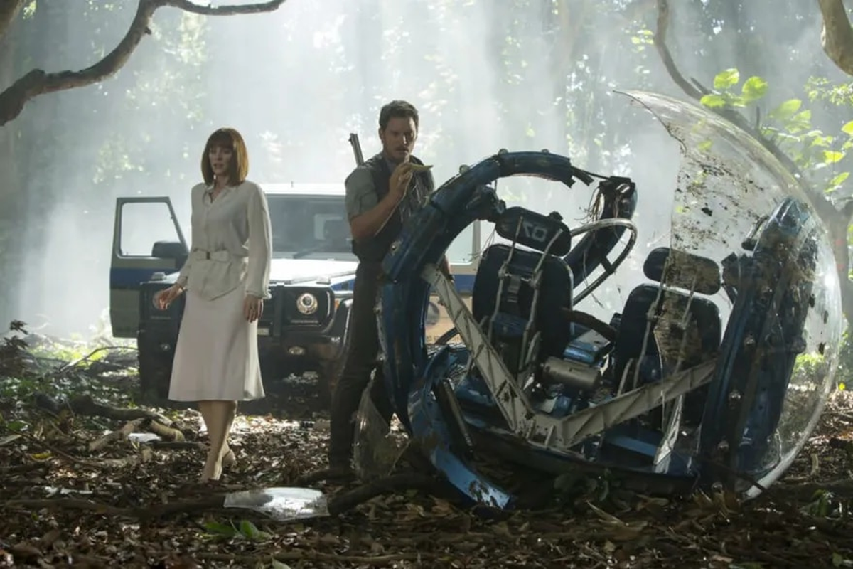 Bryce Dallas Howard y Chris Pratt en una escena de Jurassic World.