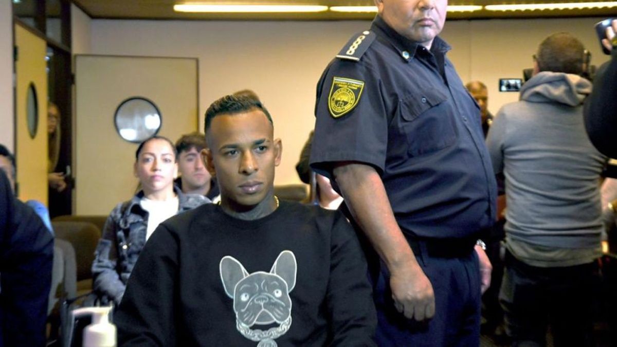 El juicio contra Sebastián Villa por violencia de género entra en un cuarto intermedio para realizar peritajes a la víctima en Colombia.