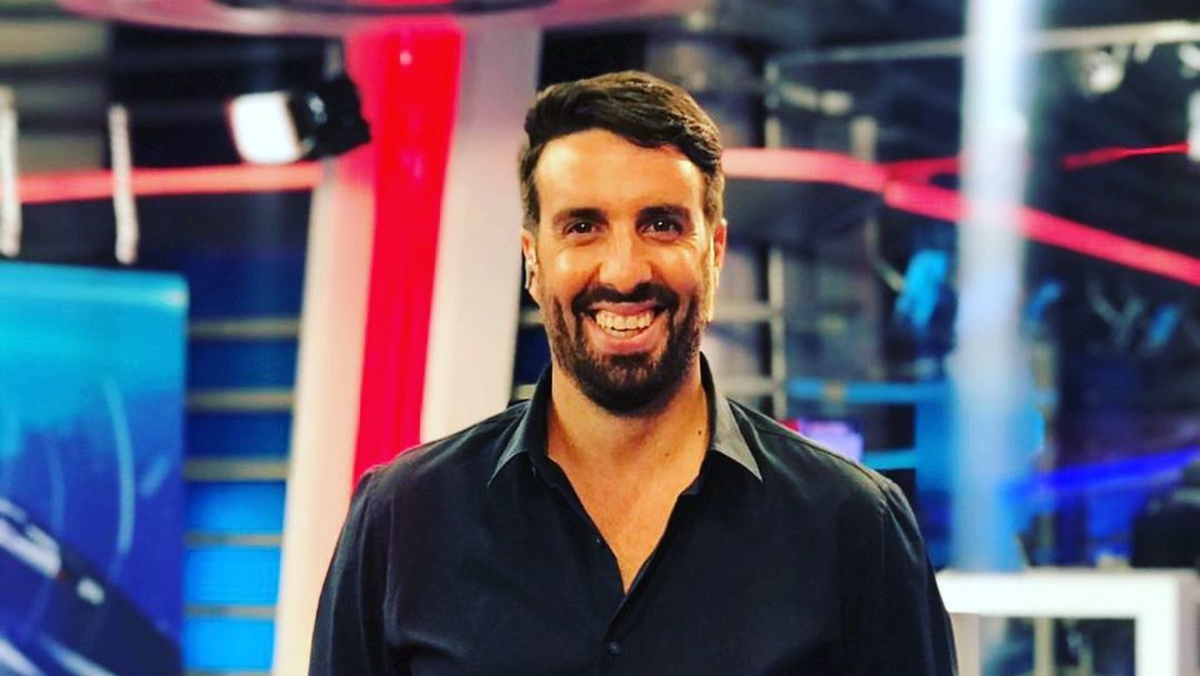 Flavio Azzaro criticó a Colón y recibió ciento de respuestas de los hinchas. Flavio Azzaro criticó a Colón y recibió ciento de respuestas de los hinchas.