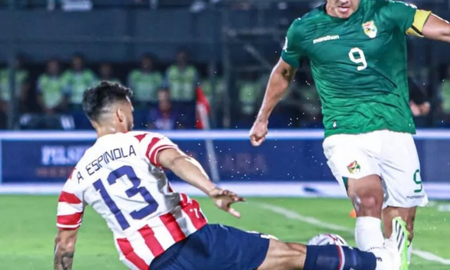 Alberto Espínola se lesionó en el partido entre Paraguay y Bolivia. Alberto Espínola se lesionó en el partido entre Paraguay y Bolivia.