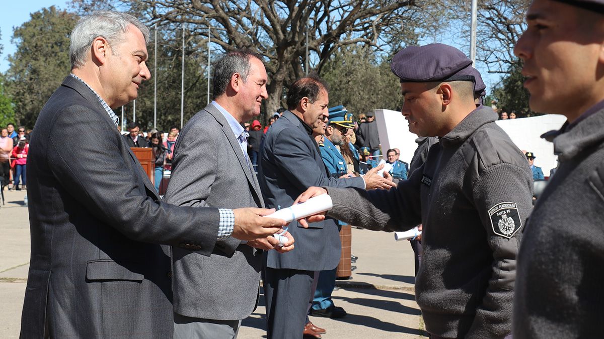 El secretario de Asuntos Penitenciarios, Walter Gálvez, expresó que “es un honor recibir a estos nuevos agentes que hoy ingresan al Servicio Penitenciario".