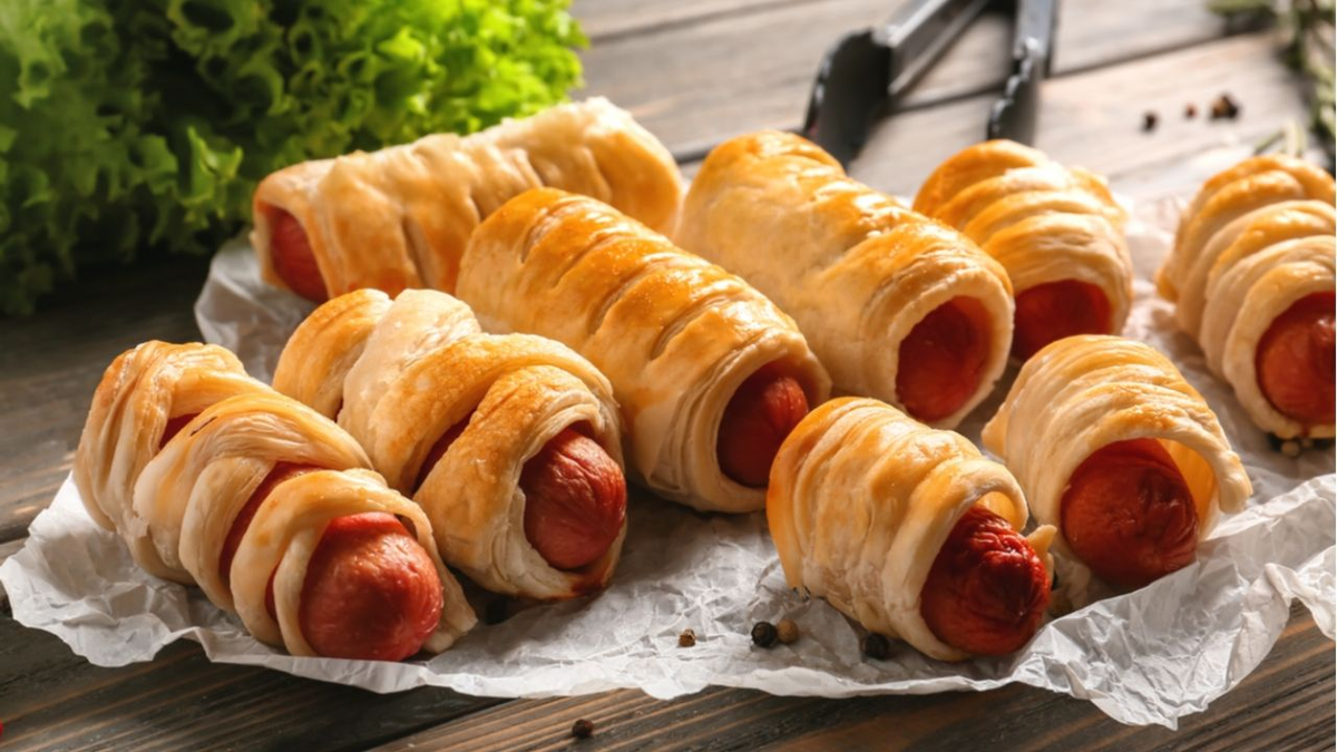 Recetas fáciles: deliciosos bollitos rellenos de salchicha