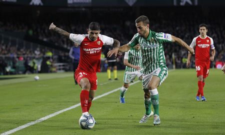 La última edición del clásico de Andalucía terminó en victoria por 2-1 para el Sevilla. La última edición del clásico de Andalucía terminó en victoria por 2-1 para el Sevilla.