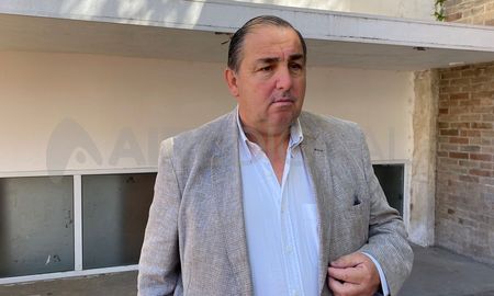 Juan Pablo Poletti deja la dirección del hospital José María Cullen para dedicarse a la política. Juan Pablo Poletti deja la dirección del hospital José María Cullen para dedicarse a la política.