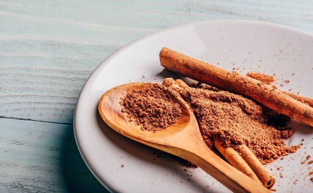 La canela, al igual que otros alimentos, debería de estar presente en nuestra dieta para mejorar nuestro organismo y no tener problemas de hipertensión.