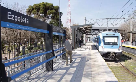 Conmoción por una beba abandonada en la estación de trenes de Ezpeleta. Conmoción por una beba abandonada en la estación de trenes de Ezpeleta.