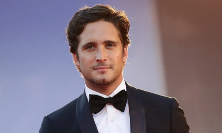Diego Boneta tuvo que aumentar su peso para caracterizarse en la serie de Netflix pues en la segunda temporada ya no se ilustran los primeros años del cantante. Diego Boneta tuvo que aumentar su peso para caracterizarse en la serie de Netflix pues en la segunda temporada ya no se ilustran los primeros años del cantante.