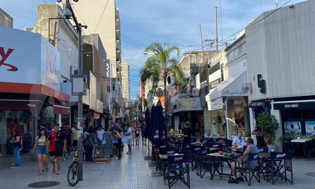 Aire de Santa Fe | Peatonal San Martín Diciembre 2022 3.jpg