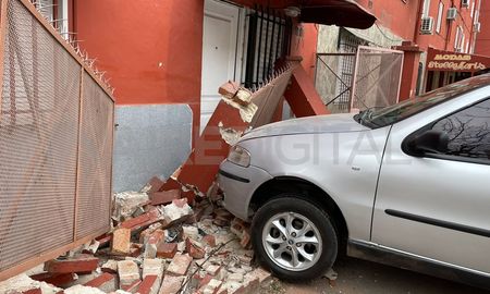 Ciudad de Santa Fe: atropelló un tapial y la reja del frente de un departamento Ciudad de Santa Fe: atropelló un tapial y la reja del frente de un departamento