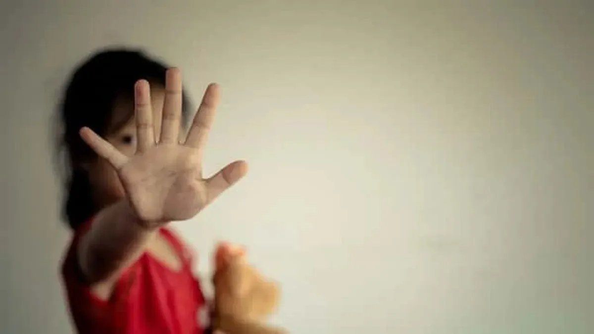 Abusaba de su hija de 3 años y compartir las fotos en Internet: fue detenido por una alerta del FBI