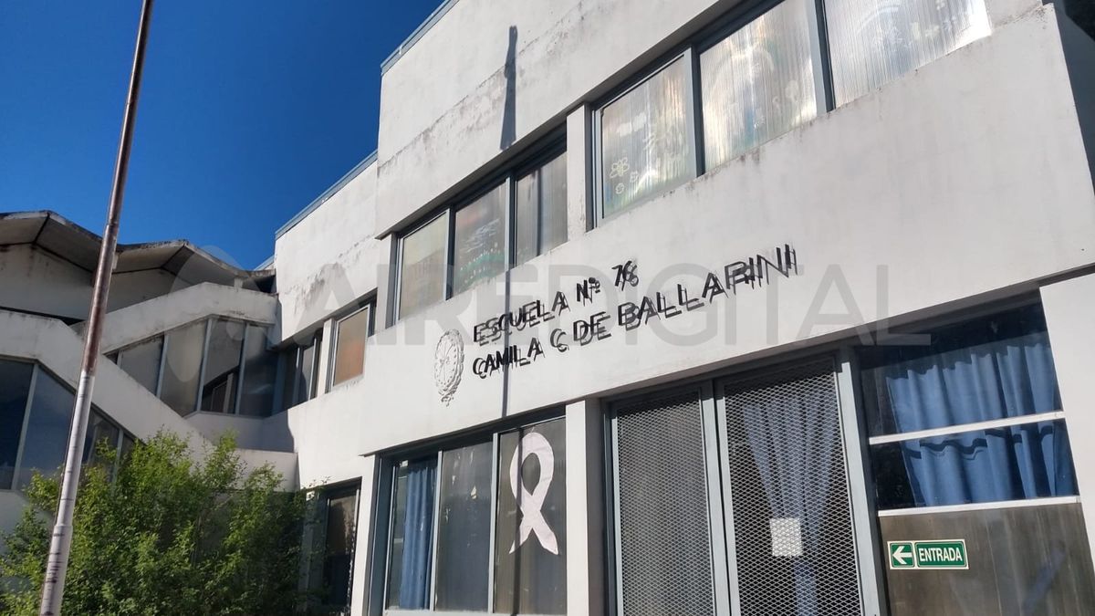 Escuela N° 76 Camila Cáceres de Ballarini del barrio Cabal: no es la primera vez que blanco de robo o vandalismo.