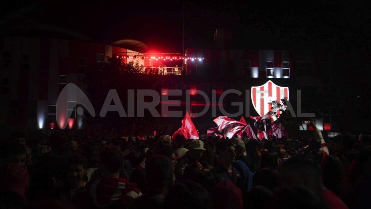 Unión celebra sus 118 años de vida con una gran fiesta en la sede del club