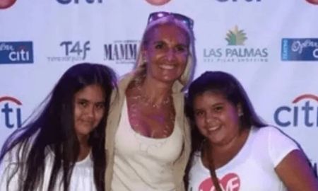 Silvia DAuro adoptó a Rocío y Morena junto a Jorge Rial. Silvia DAuro adoptó a Rocío y Morena junto a Jorge Rial.