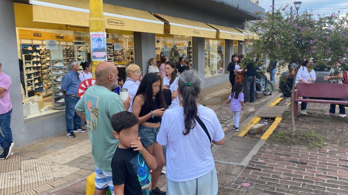 Previo a la caravana, el punto de encuentro fue en las cinco esquinas de Santo Tomé.