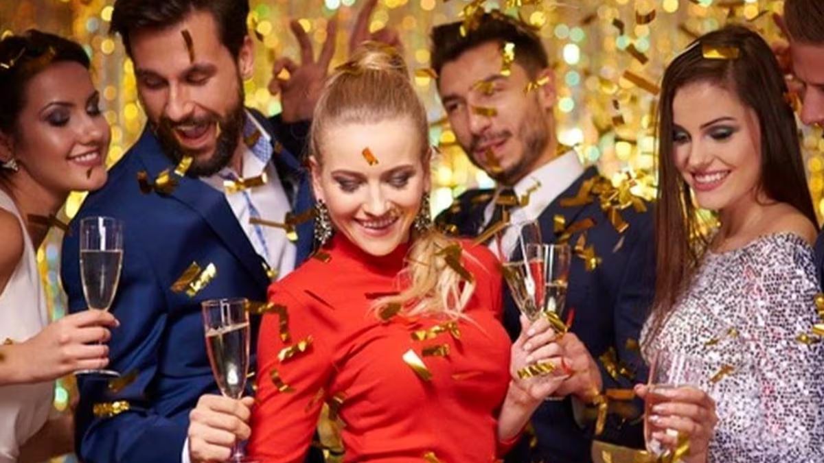 Navidad y Año Nuevo son de las celebraciones más esperadas por muchas personas, quienes aprovechan a perdir deseos. Navidad y Año Nuevo son de las celebraciones más esperadas por muchas personas, quienes aprovechan a perdir deseos.