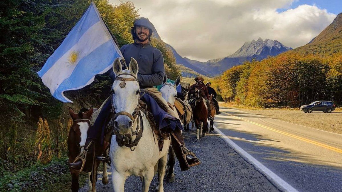 Marcos dejó su exitosa carrera en Buenos Aires para viajar por todo Argentina.&nbsp;