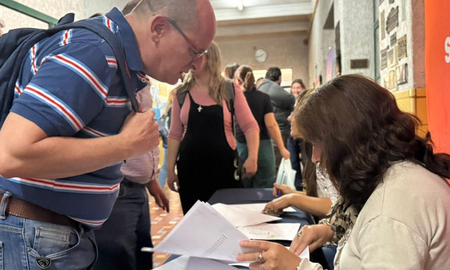 Se trata de la etapa de evaluación escrita que será presencial y anónima. Se trata de la etapa de evaluación escrita que será presencial y anónima.