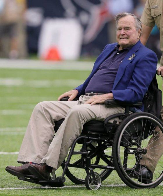 Internaron al ex presidente de EEUU George H. Bush