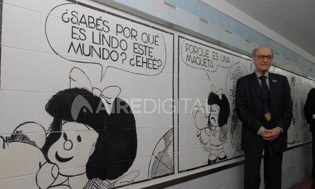 Fotografía de archivo de Quino, Joaquín Salvador Lavado. La imagen fue tomada el 19/11/2008, cuando el dibujante y humorista gráfico inauguró el mural El mundo según Mafalda de la Línea A del Subte de Buenos Aires. Fotografía de archivo de Quino, Joaquín Salvador Lavado. La imagen fue tomada el 19/11/2008, cuando el dibujante y humorista gráfico inauguró el mural El mundo según Mafalda de la Línea A del Subte de Buenos Aires.