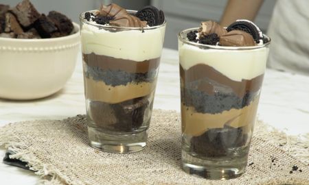 cómo hacer una chocotorta en vasos individuales paso a paso. cómo hacer una chocotorta en vasos individuales paso a paso.