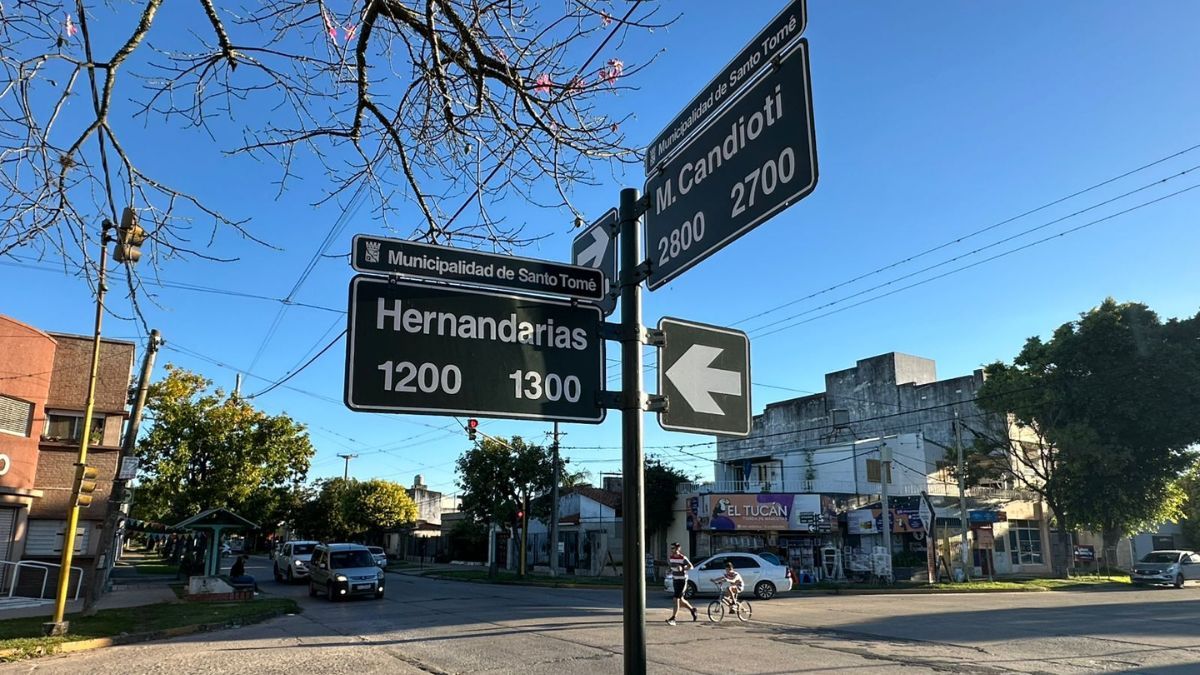 Choque en cadena entre dos autos en Santo Tomé dejó como saldo a dos mujeres lesionadas.