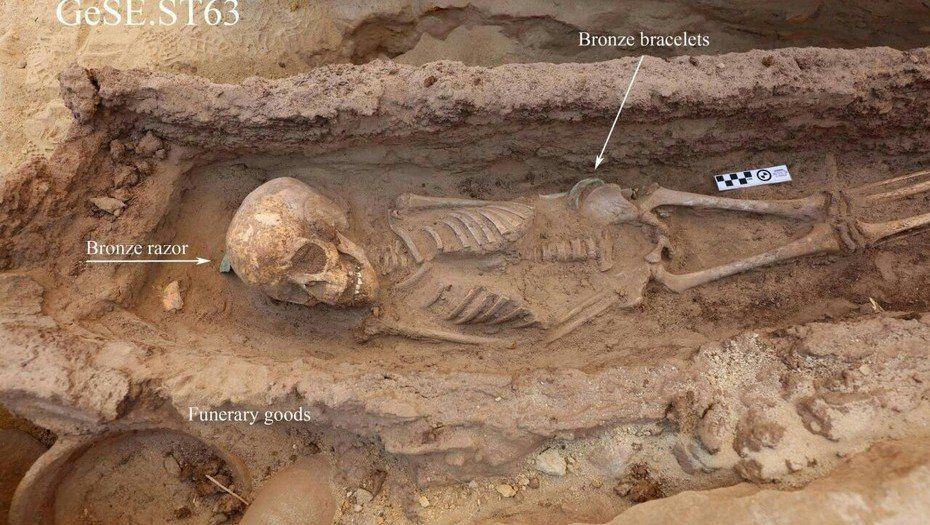 Descubren en Egipto cuatro tumbas intactas de niños de la época faraónica
