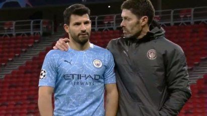 Manchester City: el Kun Agüero se quejó de que sus compañeros no le pasan la pelota
