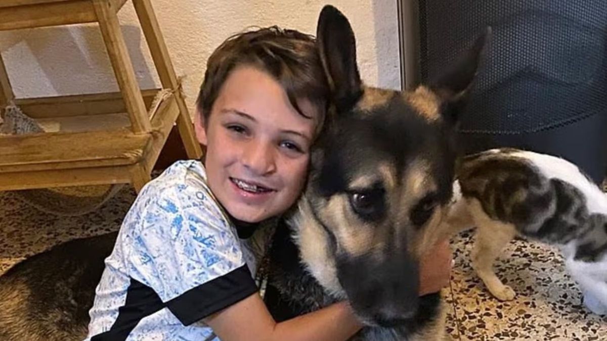 El menor murió apuñalado al intentar defender a su mamá de su expareja en Portugal.