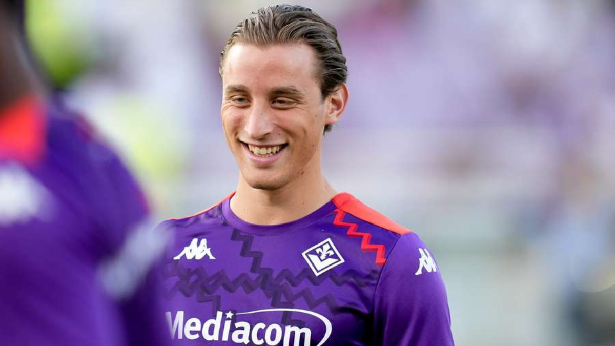 Edoardo Bove, mediocampista italiano de la Fiorentina. Edoardo Bove, mediocampista italiano de la Fiorentina.